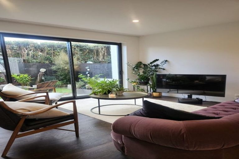 Photo of property in 5/82 East Coast Road, Milford, Auckland, 0620