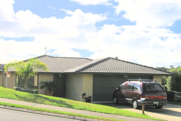 Photo of property in 14 Roberta Crescent, Orewa, 0931