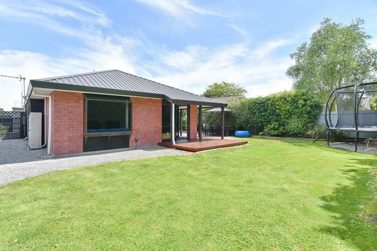 Photo of property in 16 Bush Street, Rangiora, 7400