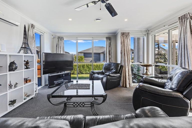 Photo of property in 1 Catamaran Way, Papamoa Beach, Papamoa, 3118