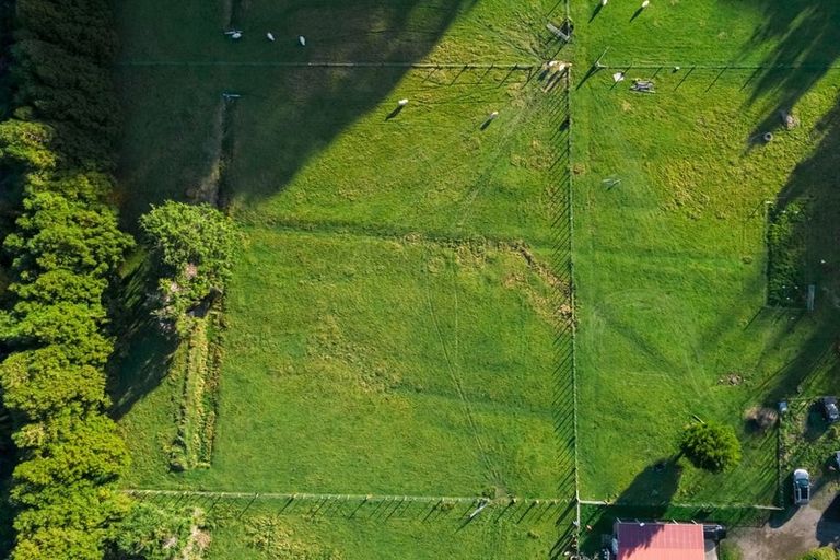 Photo of property in 299 Moores Valley Road, Wainuiomata, Lower Hutt, 5373