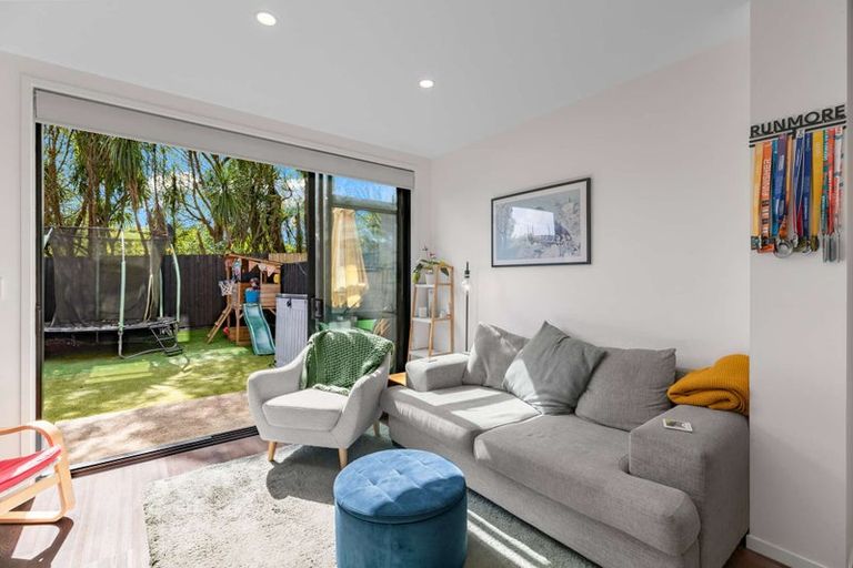 Photo of property in 28 Kotuitui Street, Manukau, Auckland, 2104