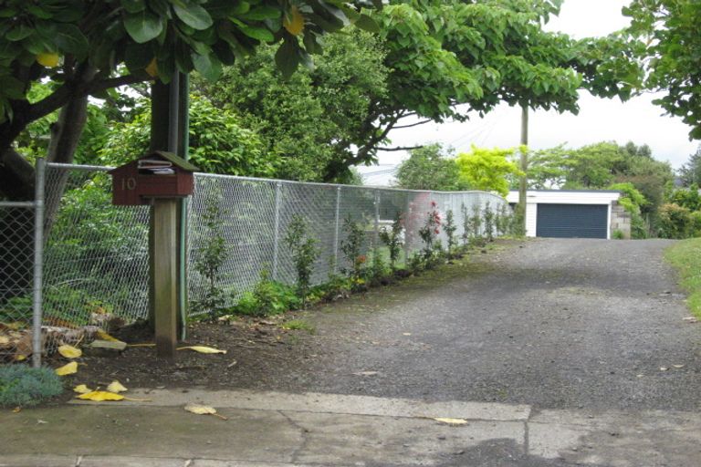 Photo of property in 10 Waiana Avenue, Mangere Bridge, Auckland, 2022