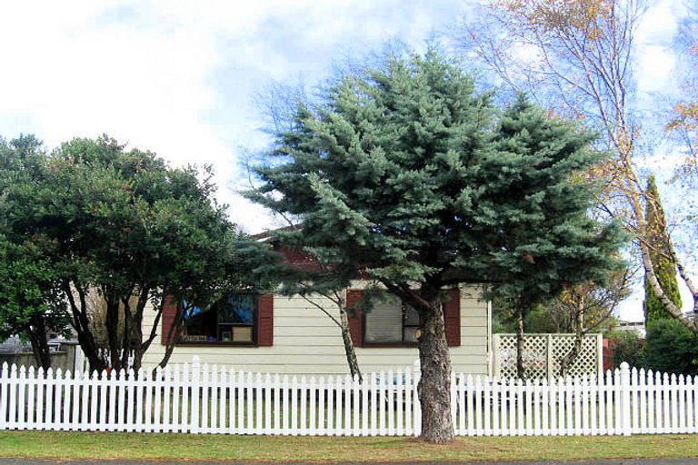 Photo of property in 30 Chums Road, Paraparaumu Beach, Paraparaumu, 5032