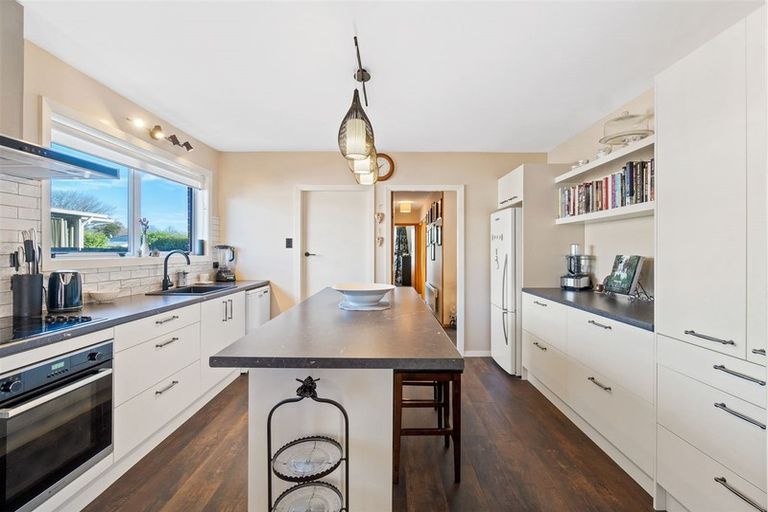 Photo of property in 21 Clipper Place, Redwood, Christchurch, 8051