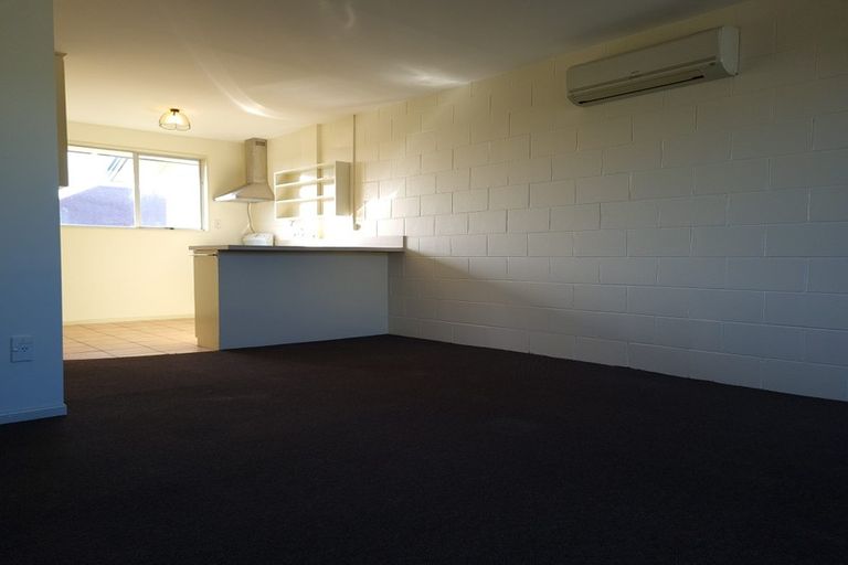 Photo of property in 2/72 Fairfield Avenue, Addington, Christchurch, 8024