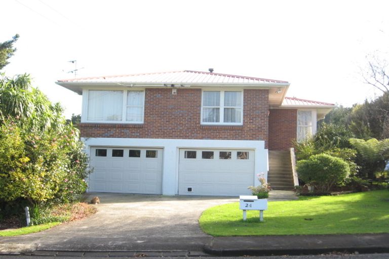 Photo of property in 24 Kelvyn Grove, Hillpark, Auckland, 2102
