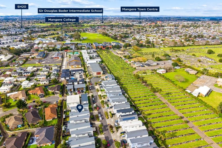Photo of property in 24 Tapuwae Way, Mangere Bridge, Auckland, 2022