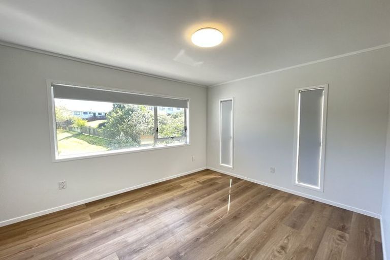 Photo of property in 19 Lancelot Place, Glenfield, Auckland, 0629