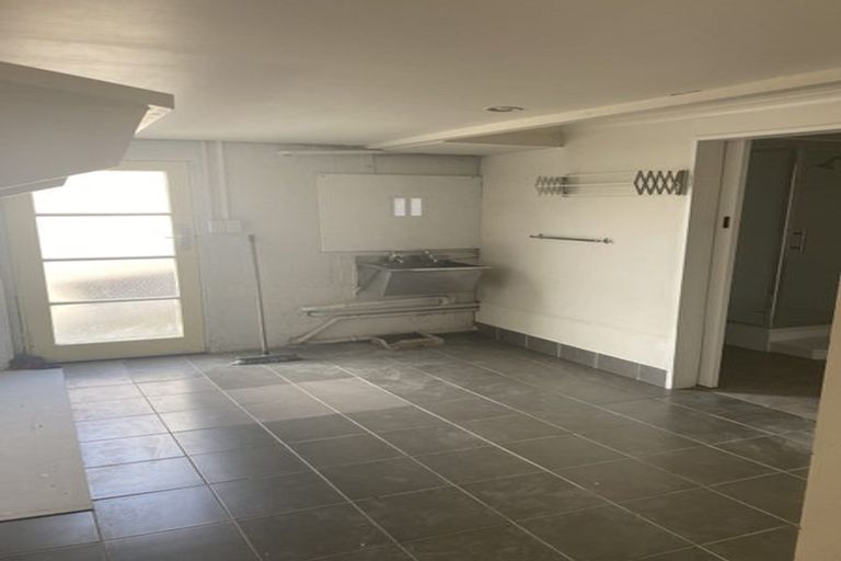 Photo of property in 30 Hillcrest Road, Hillcrest, Hamilton, 3216