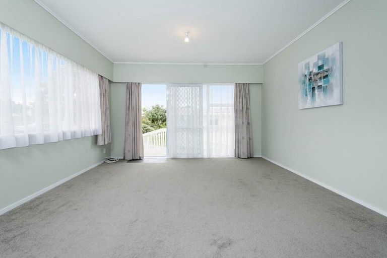 Photo of property in 12 Mayfair Crescent, Mairangi Bay, Auckland, 0630