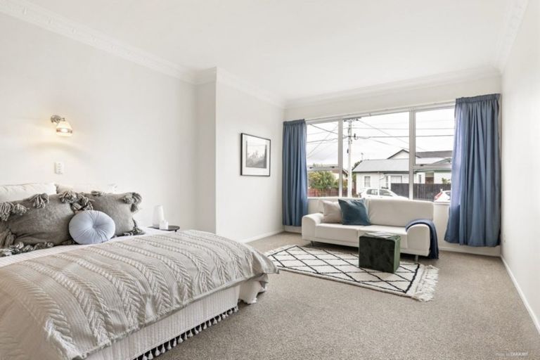 Photo of property in 32 Torridon Road, Miramar, Wellington, 6022