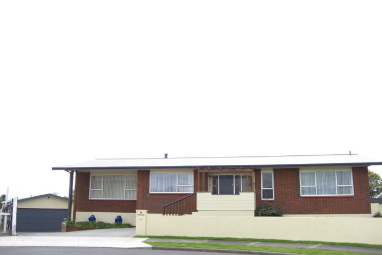 Photo of property in 20 Longview Drive, Merrilands, New Plymouth, 4312