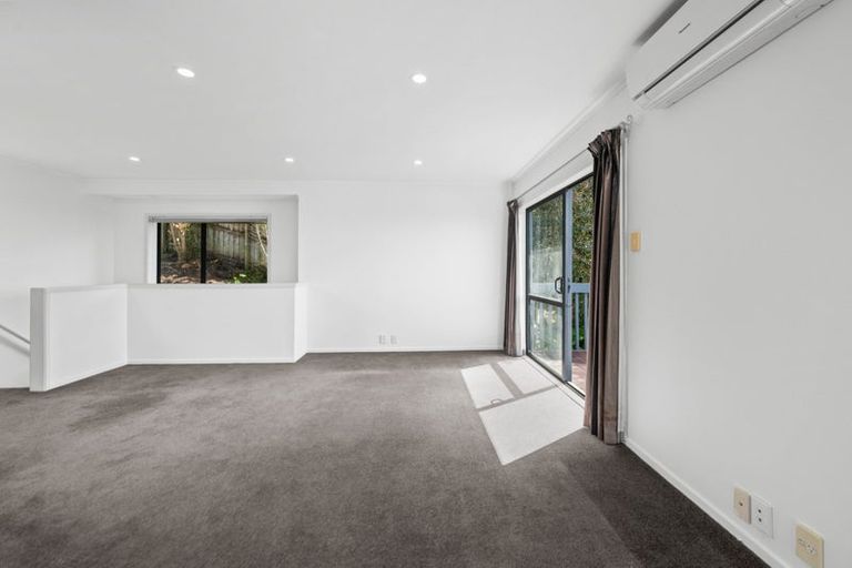 Photo of property in 3/52 Agincourt Street, Glenfield, Auckland, 0629