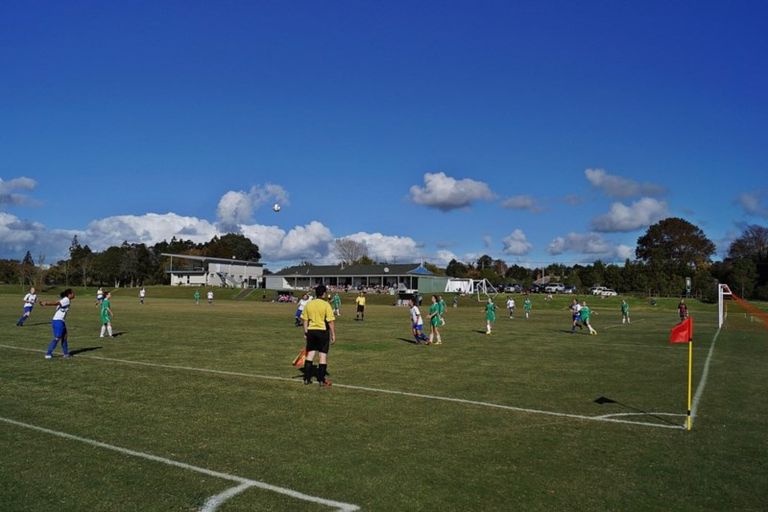 Photo of property in 48 Jane Maree Road, Kumeu, 0810