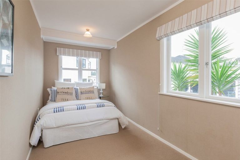 Photo of property in 1/30 Eastern Beach Road, Eastern Beach, Auckland, 2012