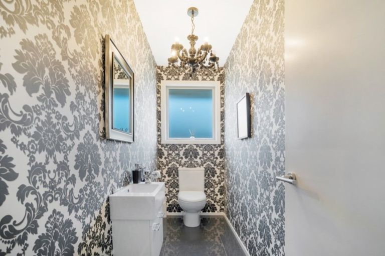 Photo of property in 4 Diamond Lane, Wanaka, 9305