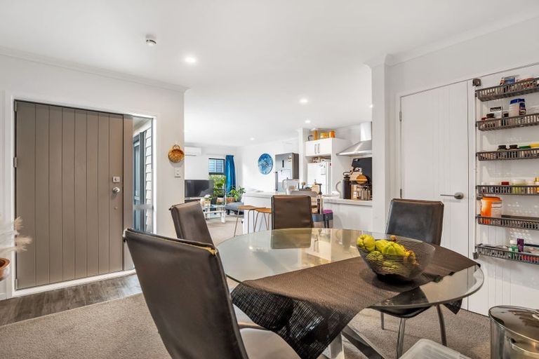 Photo of property in 2/5 Jones Crescent, Melville, Hamilton, 3206