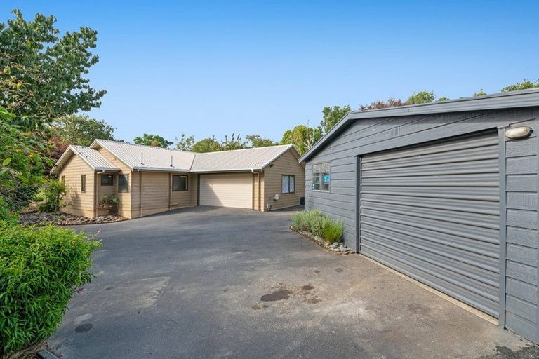 Photo of property in 1688 South Head Road, South Head, Helensville, 0874