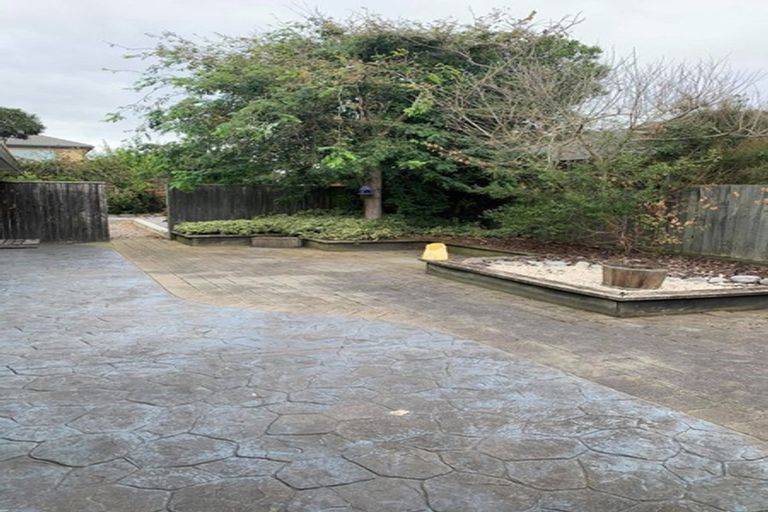 Photo of property in 43 Orlando Crescent, Waimairi Beach, Christchurch, 8083