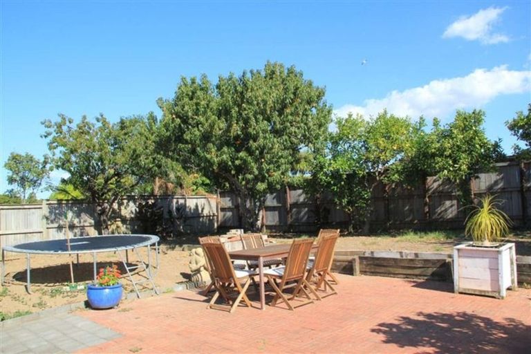 Photo of property in 65 Luton Avenue, Sunnyhills, Auckland, 2010