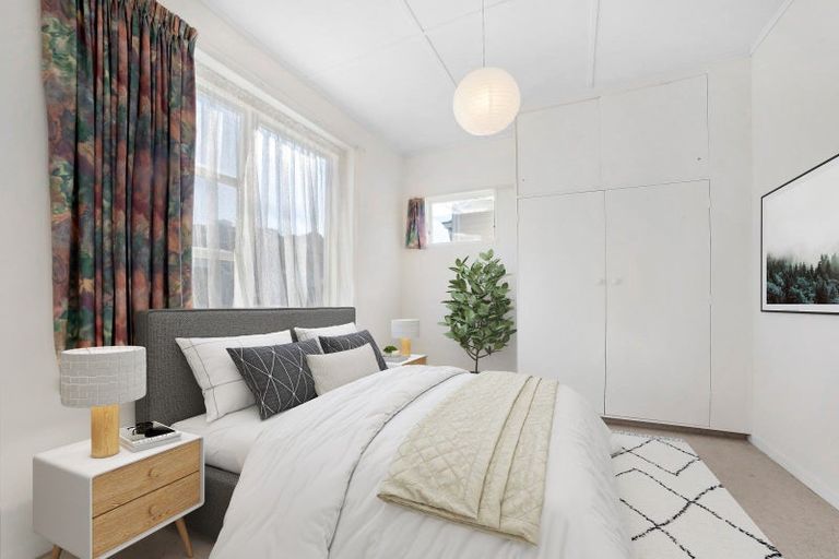 Photo of property in 123 Onepu Road, Lyall Bay, Wellington, 6022