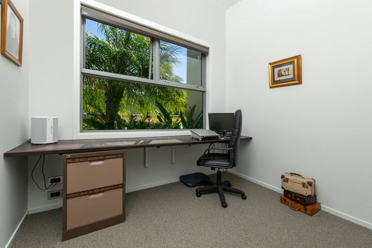 Photo of property in 35 Pounamu Avenue, Greenhithe, Auckland, 0632