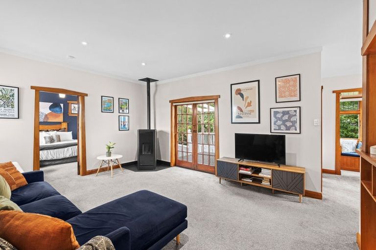 Photo of property in 211 Fifield Terrace, Opawa, Christchurch, 8023