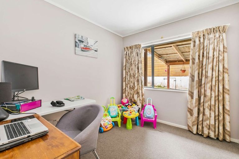 Photo of property in 3/20 Glen Vista Place, Bayview, Auckland, 0629