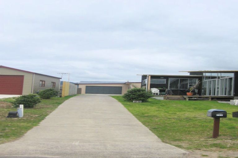 Photo of property in 199 Kowhai Avenue, Matarangi, Whitianga, 3592