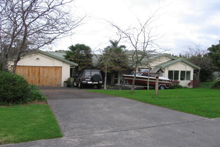 Photo of property in 7-9 Windfall Grove, Greenhithe, Auckland, 0632