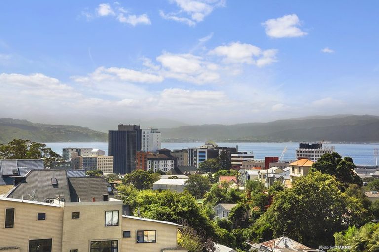 Photo of property in 4/24 Patanga Crescent, Thorndon, Wellington, 6011