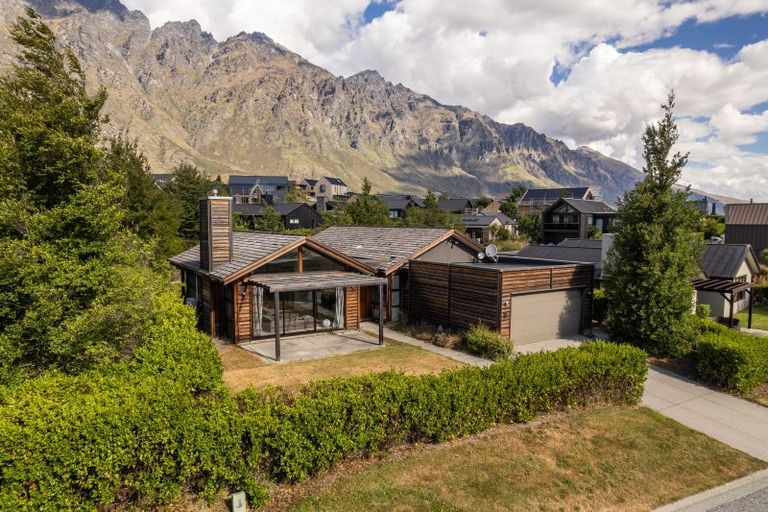 Photo of property in 4 Jackby Court, Jacks Point, Queenstown, 9371
