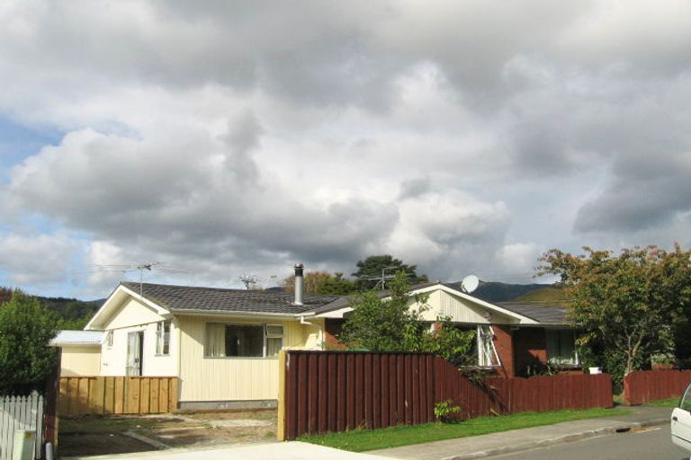 Photo of property in 15 Flavia Grove, Clouston Park, Upper Hutt, 5018