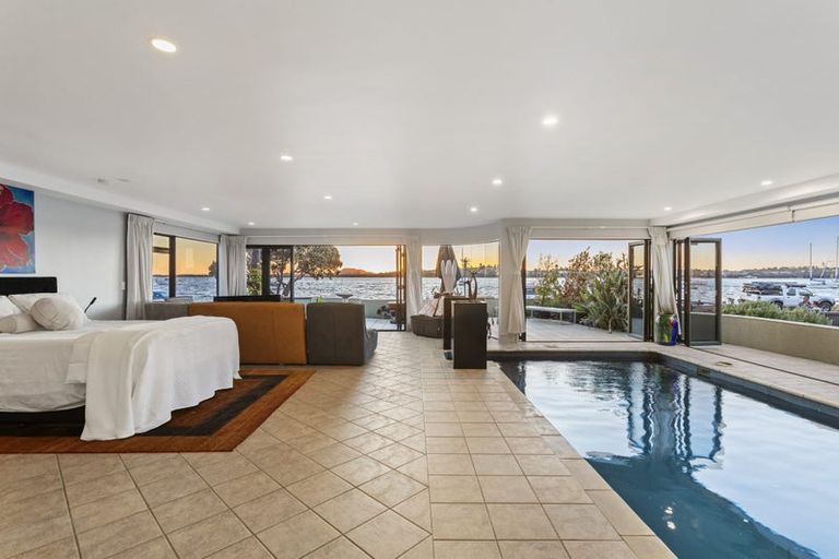 Photo of property in 14 The Parade, Bucklands Beach, Auckland, 2012