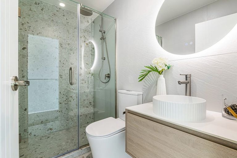 Photo of property in 49 Vera Road, Te Atatu South, Auckland, 0610