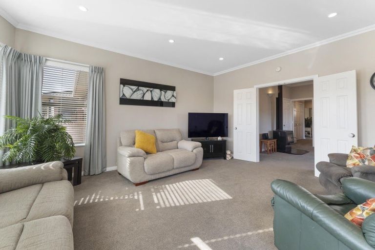 Photo of property in 74a Eatwell Avenue, Paraparaumu Beach, Paraparaumu, 5032