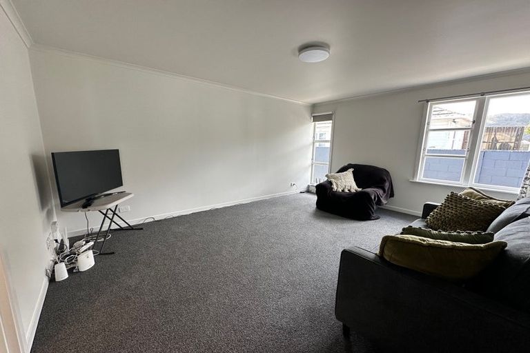 Photo of property in 172 Naenae Road, Naenae, Lower Hutt, 5011