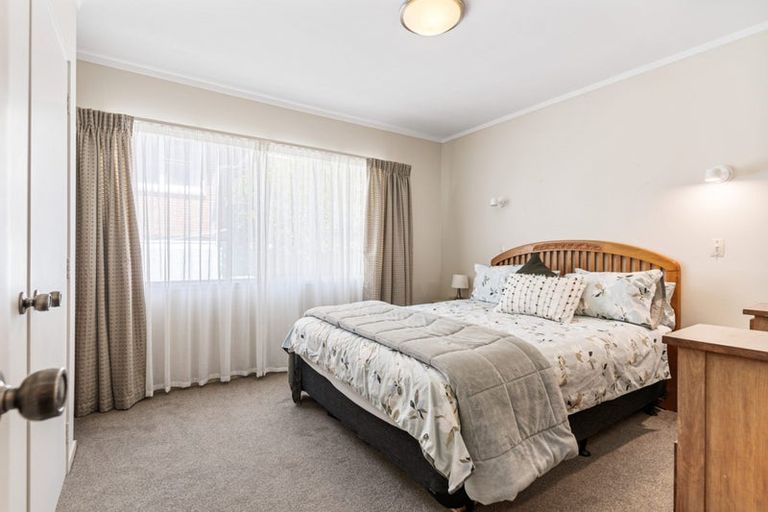 Photo of property in 9a Braemar Road, Castor Bay, Auckland, 0620