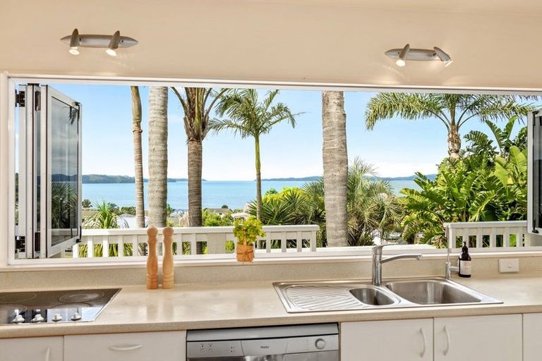 Photo of property in 20 Merehai Place, Snells Beach, 0920