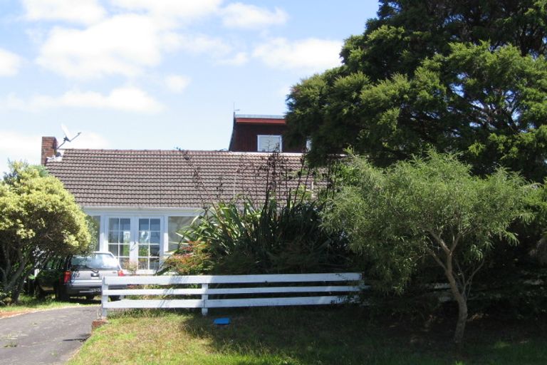 Photo of property in 172 Rangatira Road, Beach Haven, Auckland, 0626