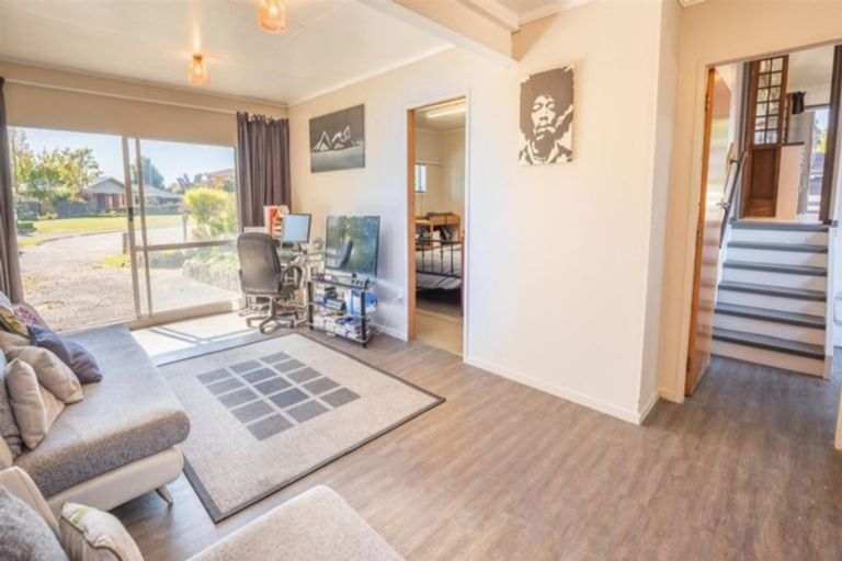 Photo of property in 14 Walnut Place, Owhata, Rotorua, 3010