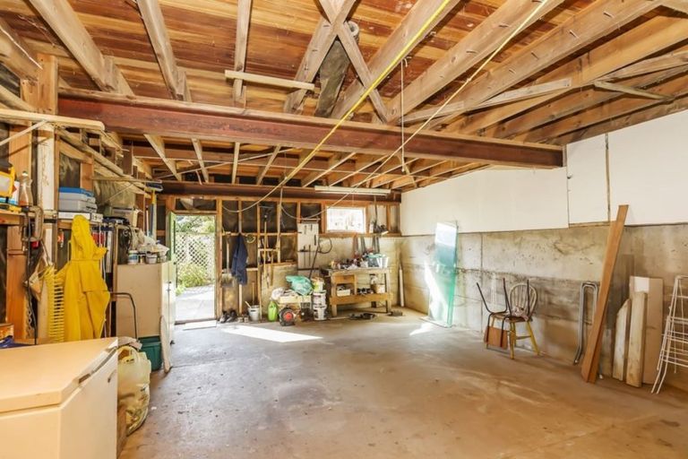 Photo of property in 26 Doris Gordon Crescent, Crofton Downs, Wellington, 6035