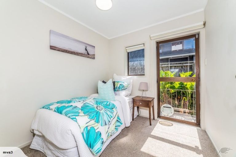 Photo of property in 24a East Coast Road, Milford, Auckland, 0620