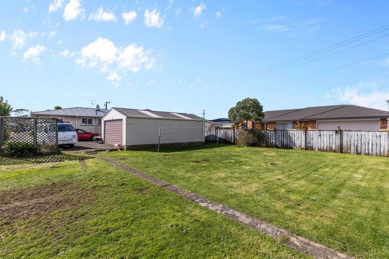 Photo of property in 11 Truby King Street, Merrilands, New Plymouth, 4312