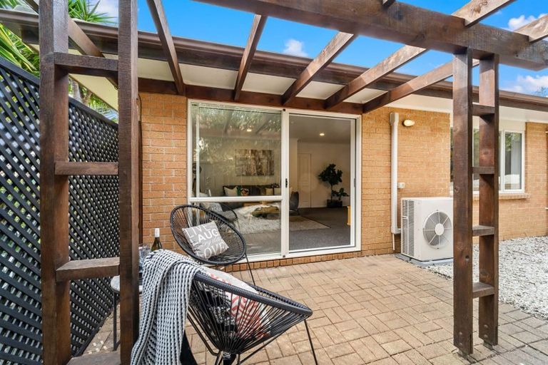 Photo of property in 1 Phoebe Meikle Place, Torbay, Auckland, 0630