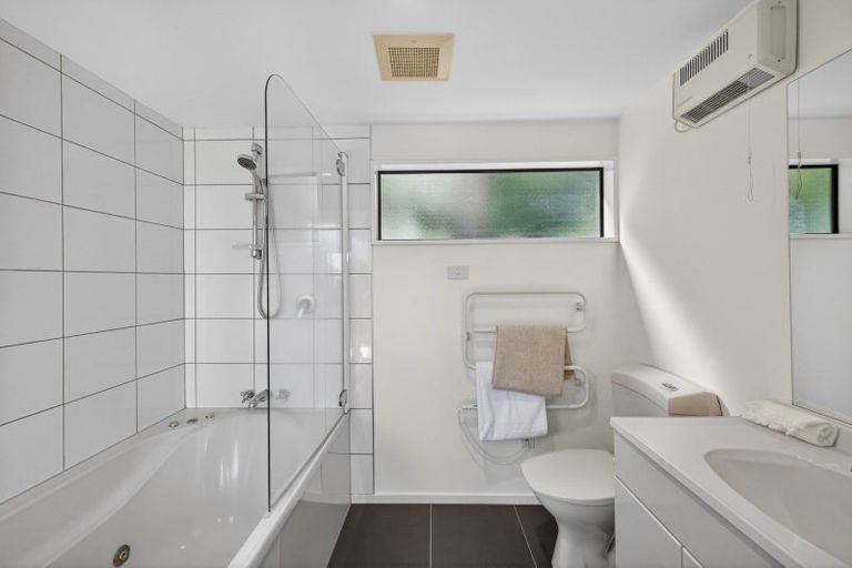 Photo of property in 25 Lookaway Place, Huntsbury, Christchurch, 8022