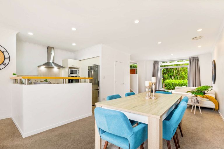 Photo of property in 36 Gunner Drive, Te Atatu Peninsula, Auckland, 0610