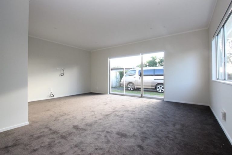 Photo of property in 12 Pinedale Place, Henderson, Auckland, 0610