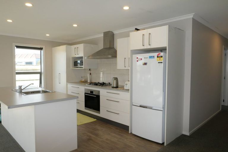 Photo of property in 94 Mazengarb Road, Paraparaumu Beach, Paraparaumu, 5032